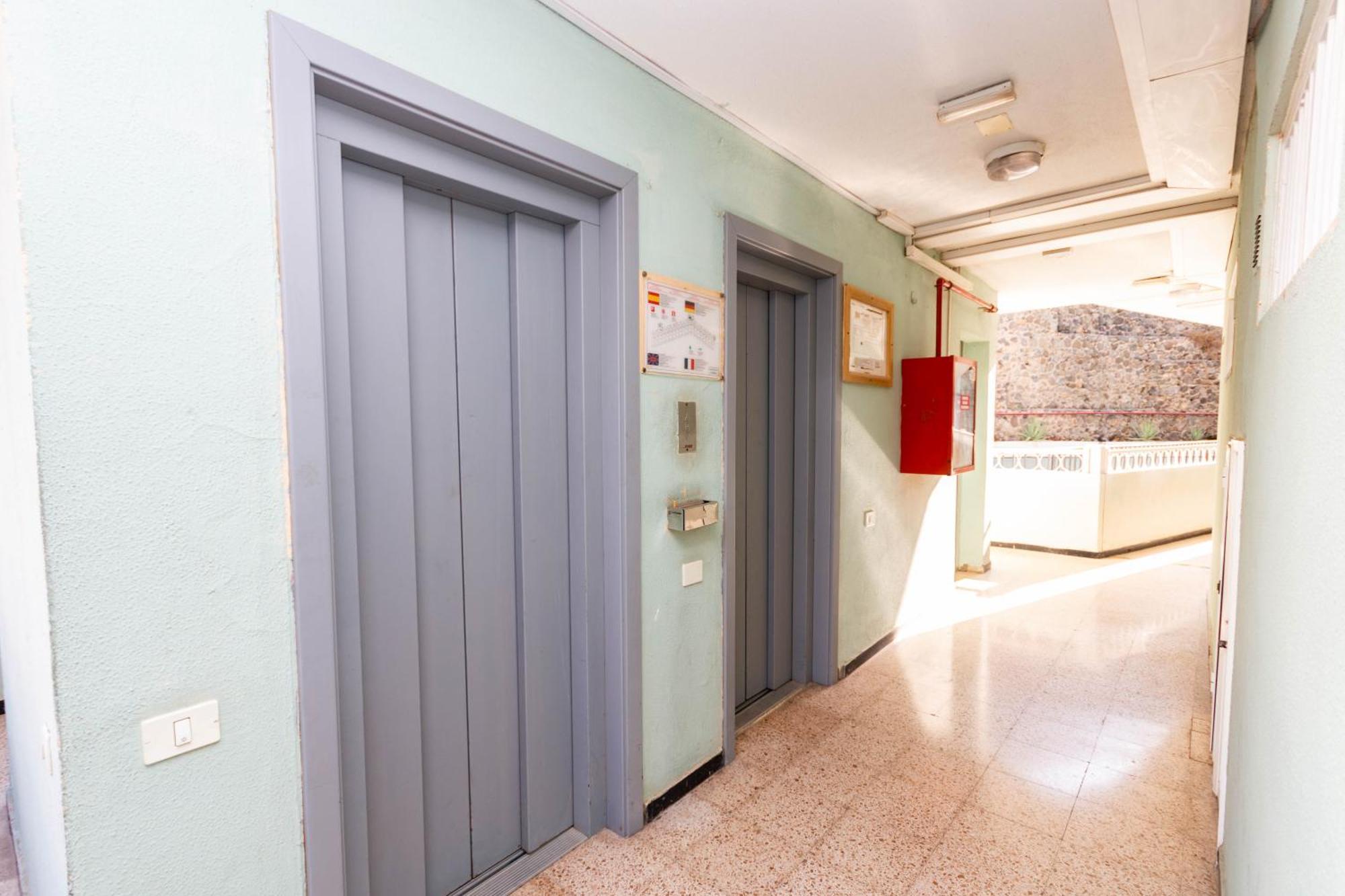 Serenity Yumbo: Beachside Apartment with Free Wi-Fi and Concierge Playa del Ingles  Exterior photo