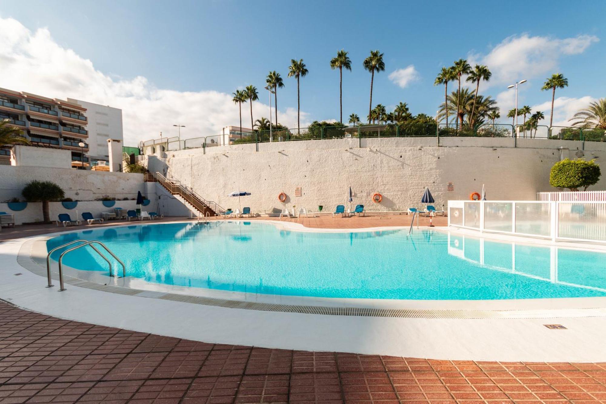 Serenity Yumbo: Beachside Apartment with Free Wi-Fi and Concierge Playa del Ingles  Exterior photo