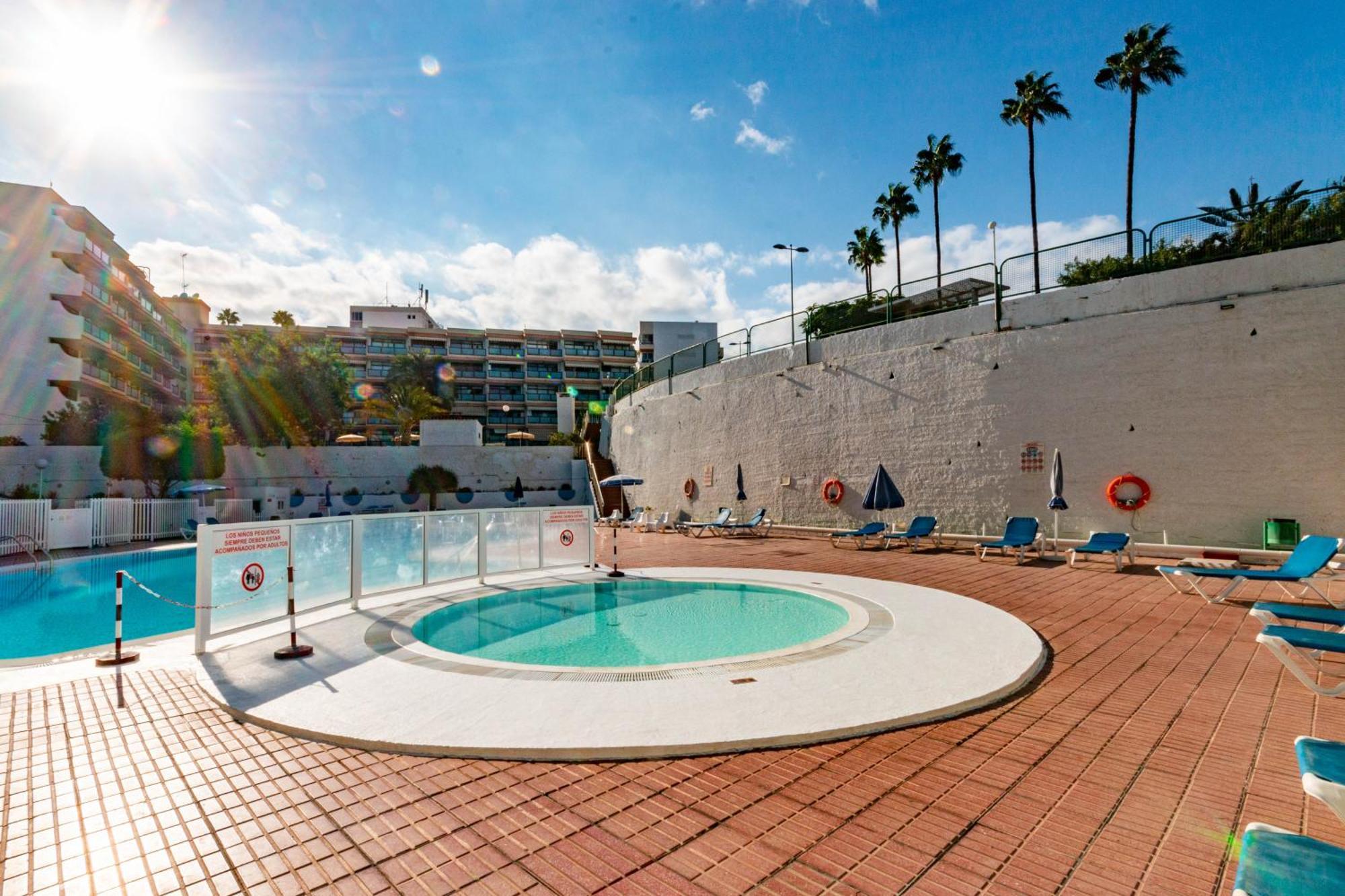 Serenity Yumbo: Beachside Apartment with Free Wi-Fi and Concierge Playa del Ingles  Exterior photo