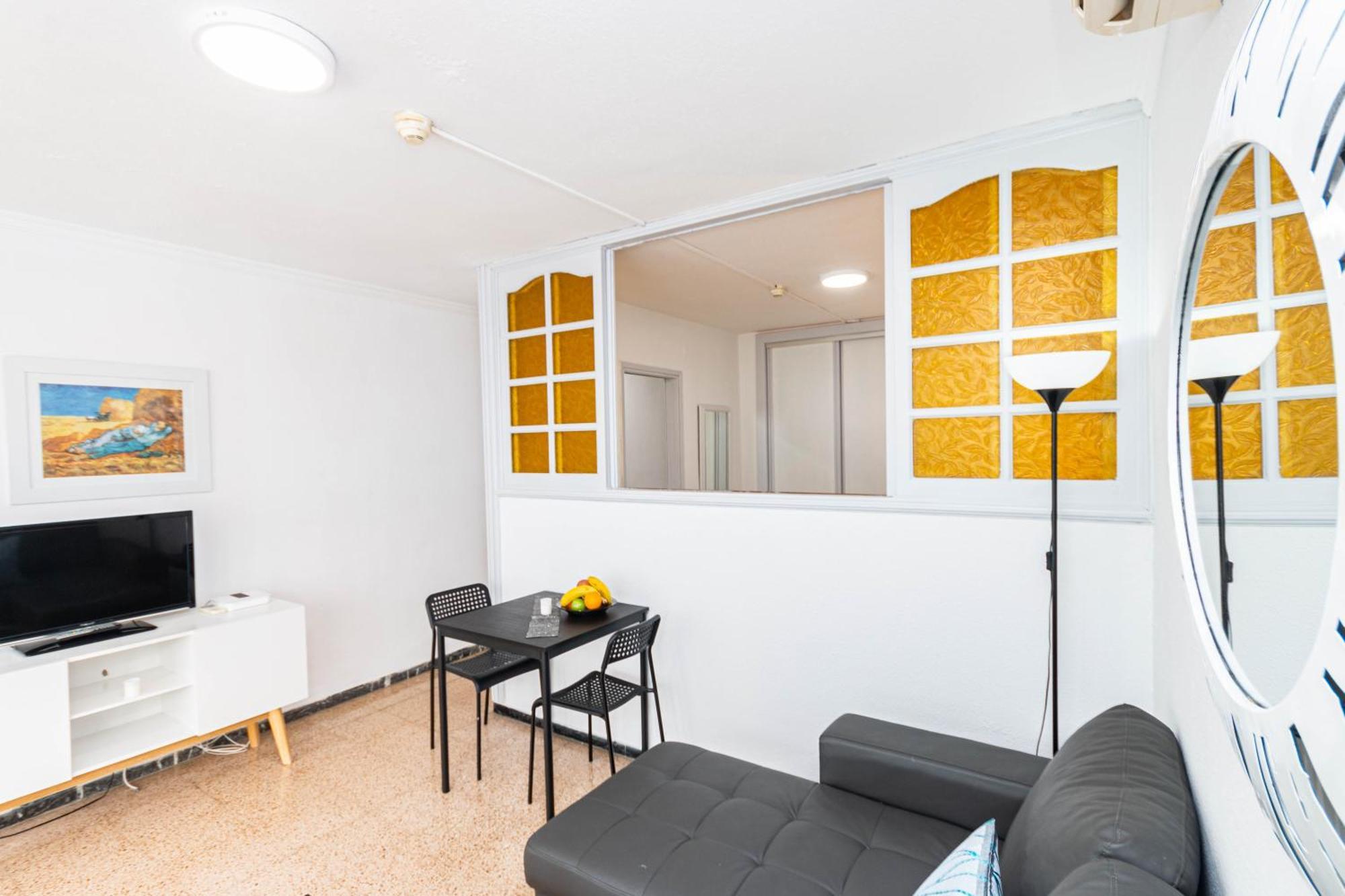 Serenity Yumbo: Beachside Apartment with Free Wi-Fi and Concierge Playa del Ingles  Exterior photo